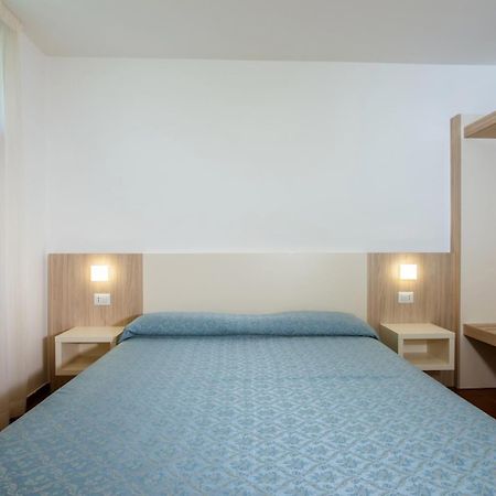 Residence Elle Сан-Бенедетто-дель-Тронто Экстерьер фото